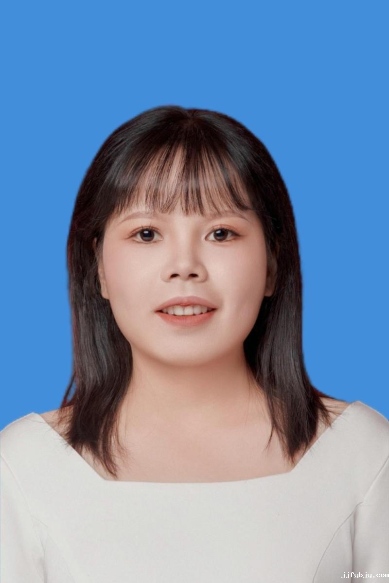 潘秀彩，蓝底.jpg