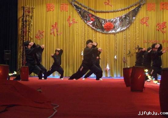 //www.jjfybjy.com/uploadfile/jdx/uploadfile/201111/20111104122606844.jpg